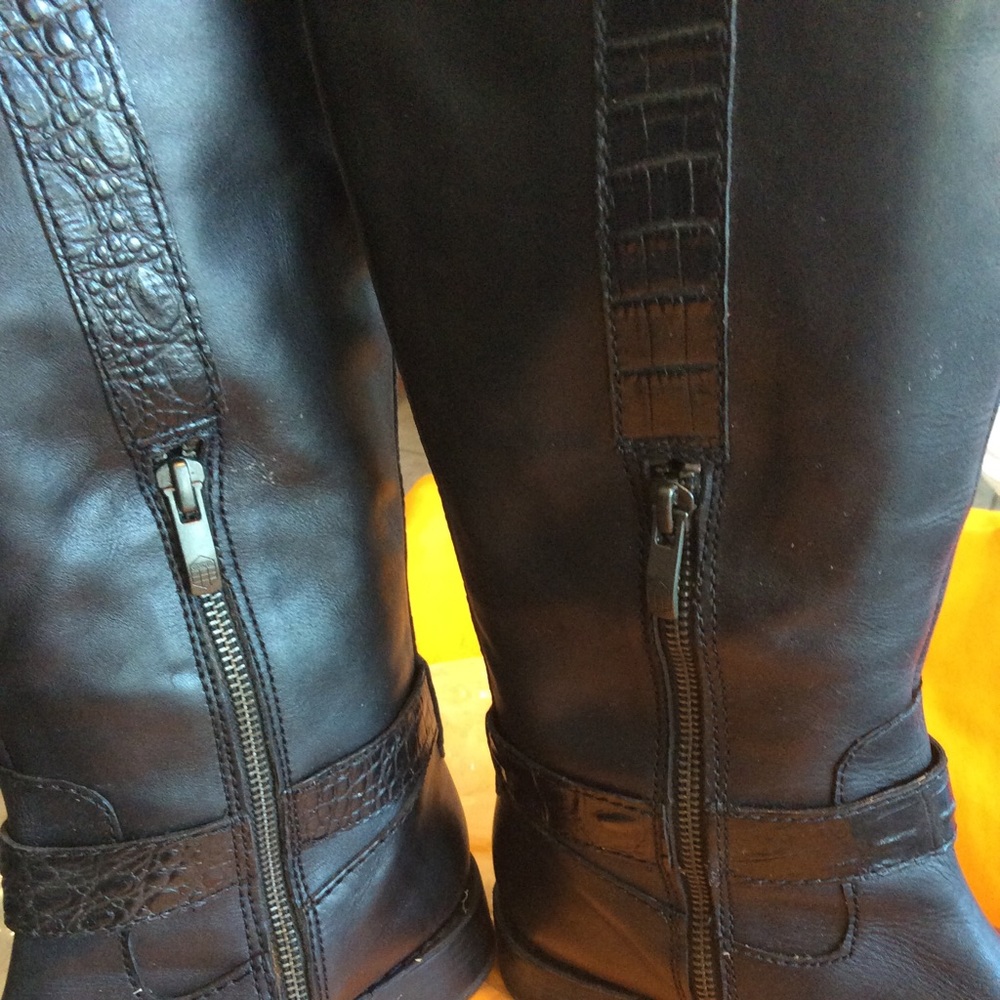 Vince Camuto VC-Fantastic Black Leather Riding Boots Size 9B/39, Pre-owned - Picture 5 of 16